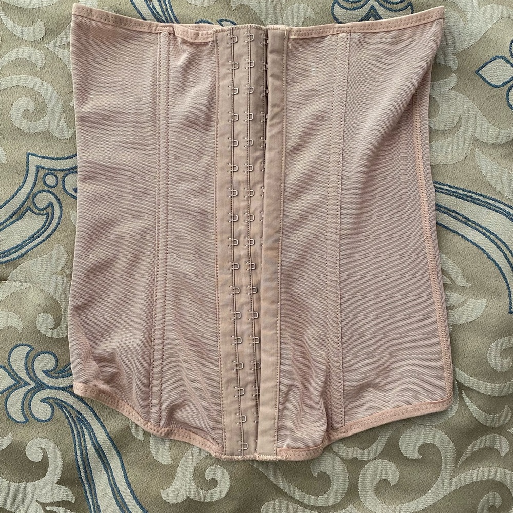 SKIMS power mesh waist cincher